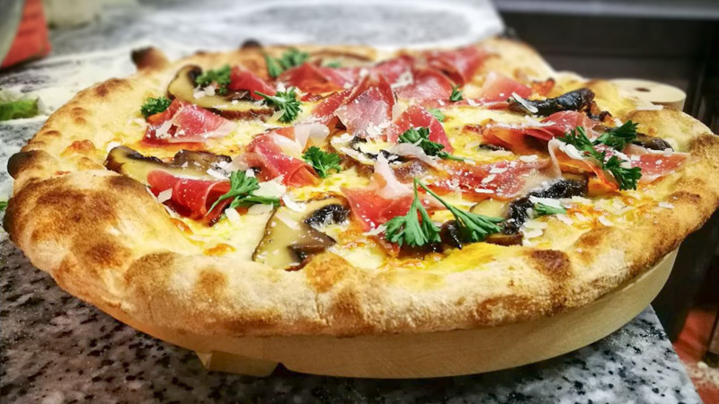 LA PIZZA, ANTIGUA COMO EL MUNDO – Cartelera Turia